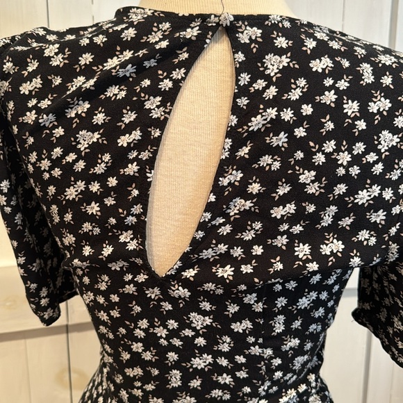 Abercrombie & Fitch Black Floral Faux Wrap Dress - Picture 3 of 4